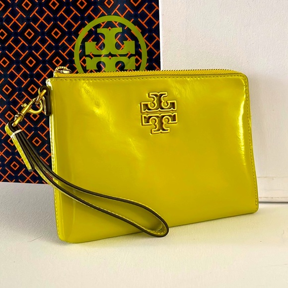 Tory Burch Wristlet Britten Large Zip Pouch - Picture 4 of 9